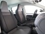 Volkswagen Up! 1.0 65 pk | Navigatie via App | Airco | Parkeersensoren achter | Achteruitrijcamera | Cruise control |