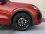 Volkswagen T-Roc R-Line First Edition 1.5 eTSI 150 PK | Navigatie | Black style | Panoramadak | Trekhaak | 360 camera | LED Matrix |