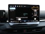 Volkswagen T-Roc R-Line First Edition 1.5 eTSI 150 PK | Navigatie | Black style | Panoramadak | Trekhaak | 360 camera | LED Matrix |