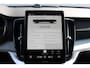 Volvo XC90 T8 455pk Automaat AWD Ultra Black Edition Stoelmassage - en ventilatie Luchtvering / Trekhaak / Panoramadak / Google services / Elektrisch bedienbare voorstoelen met geheugen / Stoelverwarming voor en achter