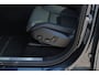 Volvo XC90 T8 455pk Automaat AWD Ultra Black Edition Stoelmassage - en ventilatie Luchtvering / Trekhaak / Panoramadak / Google services / Elektrisch bedienbare voorstoelen met geheugen / Stoelverwarming voor en achter