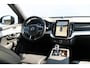 Volvo XC90 T8 455pk Automaat AWD Ultra Black Edition Stoelmassage - en ventilatie Luchtvering / Trekhaak / Panoramadak / Google services / Elektrisch bedienbare voorstoelen met geheugen / Stoelverwarming voor en achter