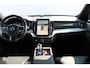 Volvo XC90 T8 455pk Automaat AWD Ultra Black Edition Stoelmassage - en ventilatie Luchtvering / Trekhaak / Panoramadak / Google services / Elektrisch bedienbare voorstoelen met geheugen / Stoelverwarming voor en achter