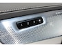 Volvo XC90 T8 455pk Automaat AWD Ultra Black Edition Stoelmassage - en ventilatie Luchtvering / Trekhaak / Panoramadak / Google services / Elektrisch bedienbare voorstoelen met geheugen / Stoelverwarming voor en achter