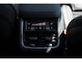 Volvo XC90 T8 455pk Automaat AWD Ultra Black Edition Stoelmassage - en ventilatie Luchtvering / Trekhaak / Panoramadak / Google services / Elektrisch bedienbare voorstoelen met geheugen / Stoelverwarming voor en achter