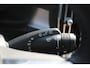 Volvo XC40 2.0 177PK Automaat Plus Black Edition Google infotainment / 20" lichtmetalen velgen / Getinte ramen vanaf de B-stijl / Verwarmbare zitplaatsen voor / Harman Kardon Audio installatie