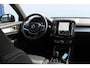 Volvo XC40 2.0 177PK Automaat Plus Black Edition Google infotainment / 20" lichtmetalen velgen / Getinte ramen vanaf de B-stijl / Verwarmbare zitplaatsen voor / Harman Kardon Audio installatie