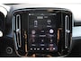 Volvo XC40 2.0 177PK Automaat Plus Black Edition Google infotainment / 20" lichtmetalen velgen / Getinte ramen vanaf de B-stijl / Verwarmbare zitplaatsen voor / Harman Kardon Audio installatie
