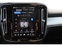 Volvo XC40 2.0 177PK Automaat Plus Black Edition Google infotainment / 20" lichtmetalen velgen / Getinte ramen vanaf de B-stijl / Verwarmbare zitplaatsen voor / Harman Kardon Audio installatie