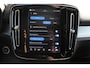 Volvo XC40 2.0 177PK Automaat Plus Black Edition Google infotainment / 20" lichtmetalen velgen / Getinte ramen vanaf de B-stijl / Verwarmbare zitplaatsen voor / Harman Kardon Audio installatie