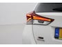 Toyota Auris Touring Sports 1.8 Hybrid Executive | Volledige dealerhistorie | Panoramadak | Trekhaak | Leder | Navigatie | Stoelverwarming | LED | Keyless | Parkeersensoren voor/achter | Clima | Cruise Control | Camera | 16 inch | Rijstrooksensor | Bluetooth