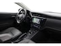 Toyota Auris Touring Sports 1.8 Hybrid Executive | Volledige dealerhistorie | Panoramadak | Trekhaak | Leder | Navigatie | Stoelverwarming | LED | Keyless | Parkeersensoren voor/achter | Clima | Cruise Control | Camera | 16 inch | Rijstrooksensor | Bluetooth