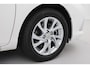 Toyota Auris Touring Sports 1.8 Hybrid Executive | Volledige dealerhistorie | Panoramadak | Trekhaak | Leder | Navigatie | Stoelverwarming | LED | Keyless | Parkeersensoren voor/achter | Clima | Cruise Control | Camera | 16 inch | Rijstrooksensor | Bluetooth