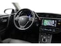 Toyota Auris Touring Sports 1.8 Hybrid Executive | Volledige dealerhistorie | Panoramadak | Trekhaak | Leder | Navigatie | Stoelverwarming | LED | Keyless | Parkeersensoren voor/achter | Clima | Cruise Control | Camera | 16 inch | Rijstrooksensor | Bluetooth