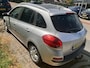 Renault Clio Estate 1.2 TCE Dynamique Achterremmen en voorruit stuk