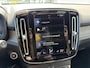 Volvo XC40 2.0 T4 Inscription | Harman Kardon Audio | Schuif-/Kanteldak | Keyless | Stoelverwarming | BLIS | Achteruitrijcamera | Lichtmetalen Velgen 19 inch | Parkeersensoren V+A | Trekhaak