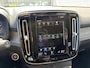 Volvo XC40 2.0 T4 Inscription | Harman Kardon Audio | Schuif-/Kanteldak | Keyless | Stoelverwarming | BLIS | Achteruitrijcamera | Lichtmetalen Velgen 19 inch | Parkeersensoren V+A | Trekhaak