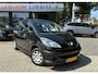 Peugeot 1007 1.4 Sesam Urban **Jawel, met die eigenwijze schuifdeuren!**