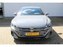 Volkswagen Arteon Shooting Brake 1.4 TSI eHybrid R-Line Business+ | Incl. 12 maanden Garantie | Elektrisch wegklapbare trekhaak | Elektrisch verstelbare stoelen met memory | Stoelmassage | Stoel/stuurverwarming | Achteruitrijcamera | Adaptive cruise controle | Apple CarPlay/Android Auto | Elektrische kofferbakklep | Achterbank verwarmd | Dodehoekdetectie | Keyless entry/start |
