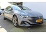 Volkswagen Arteon Shooting Brake 1.4 TSI eHybrid R-Line Business+ | Incl. 12 maanden Garantie | Elektrisch wegklapbare trekhaak | Elektrisch verstelbare stoelen met memory | Stoelmassage | Stoel/stuurverwarming | Achteruitrijcamera | Adaptive cruise controle | Apple CarPlay/Android Auto | Elektrische kofferbakklep | Achterbank verwarmd | Dodehoekdetectie | Keyless entry/start |
