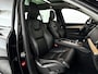 Volvo XC90 T8 Twin Engine AWD Inscription | Panoramadak | Parkeercamera | Luchtvering | Head-up display | Stoelverwarming | Climate control | Trekhaak