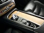 Volvo XC90 T8 Twin Engine AWD Inscription | Panoramadak | Parkeercamera | Luchtvering | Head-up display | Stoelverwarming | Climate control | Trekhaak