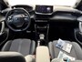 Peugeot 2008 GT 1.2 Hybrid 145pk e-DCS6 | ADAPTIVE CRUISE | 360° CAMERA | NAVI | KEYLESS ENTRY | APPLE CARPLAY / ANDROID AUTO | GRIPCONTROL | ALL SEASON BANDEN | 17'' LM VELGEN | 3D I-COCKPIT |