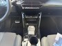 Peugeot 2008 GT 1.2 Hybrid 145pk e-DCS6 | ADAPTIVE CRUISE | 360° CAMERA | NAVI | KEYLESS ENTRY | APPLE CARPLAY / ANDROID AUTO | GRIPCONTROL | ALL SEASON BANDEN | 17'' LM VELGEN | 3D I-COCKPIT |