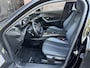 Peugeot e-2008 Allure Pack EV 3-FASEN 50kWh 136pk | ADAPTIVE CRUISE | STOELVERW. | 180° CAMERA | LEDER/STOF | i-COCKPIT® | KEYLESS START |