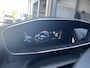 Peugeot e-2008 Allure Pack EV 3-FASEN 50kWh 136pk | ADAPTIVE CRUISE | STOELVERW. | 180° CAMERA | LEDER/STOF | i-COCKPIT® | KEYLESS START |