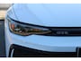 Volkswagen Golf 1.5 eHybrid 272pk GTE DSG Automaat Black Style / Panorama schuifdak / LM 18 inch / Navigatie / IQ LED Matrix / 360 camera Garantie tot 30-9-2030 / 100.000km