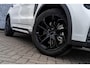 Lynk & Co 01 1.5 Core | Black Edition | GRATIS TREKHAAK | PHEV | Adaptieve Cruise Control | Keyless Entry | Stoelverwarming | Apple Carplay & Android Auto | 19 inch LM-Velgen | Achteruitrijcamera | Ledverlichting | 15,4 inch middendisplay | Premium audiosysteem |