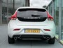 Volvo V40 1.5 T3 Polar+ Sport Automaat / Panoramadak / Leder-nubuck / Climate control /Cruise control / Parkeercamera / Stoelverwarming voor / Harman Kardon audio /Extra getint glas achter