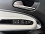Fiat 600 600e La Prima 54 kWh Achteruitrijcamera - Apple carplay - Draadloze telefoonoplader - Parkeersensoren - Navigatie - Airco - Stoelverwarming - Voorstoelen met massagefunctie - Licht metalen velgen 18 inch - Keyles Cruise control - Dodehoek detector - Extra getint glas achter - Regensensor - Led verlichting - Stuur multifunctioneel