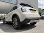 Fiat 600 600e La Prima 54 kWh Achteruitrijcamera - Apple carplay - Draadloze telefoonoplader - Parkeersensoren - Navigatie - Airco - Stoelverwarming - Voorstoelen met massagefunctie - Licht metalen velgen 18 inch - Keyles Cruise control - Dodehoek detector - Extra getint glas achter - Regensensor - Led verlichting - Stuur multifunctioneel