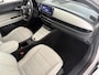 Fiat 600 600e La Prima 54 kWh Achteruitrijcamera - Apple carplay - Draadloze telefoonoplader - Parkeersensoren - Navigatie - Airco - Stoelverwarming - Voorstoelen met massagefunctie - Licht metalen velgen 18 inch - Keyles Cruise control - Dodehoek detector - Extra getint glas achter - Regensensor - Led verlichting - Stuur multifunctioneel