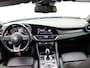 Alfa Romeo Giulia 2.0T Sprint 200PK Automaat / Camera / Leder / Carplay / Origineel NL