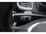 Volvo V40 2.0 T4 R-Design | 190PK | Leer | Panorama-dak | Trekhaak | Camera | Stoelverwarming |