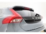Volvo V40 2.0 T4 R-Design | 190PK | Leer | Panorama-dak | Trekhaak | Camera | Stoelverwarming |