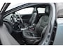 Volvo V40 2.0 T4 R-Design | 190PK | Leer | Panorama-dak | Trekhaak | Camera | Stoelverwarming |