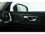 Volvo V60 2.0 T6 Plug-in hybrid AWD Plus Dark | SOH 98,2 % | Pano-dak | 360 camera | Trekhaak | Harman/ Kardon |