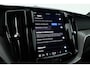 Volvo XC60 2.0 T6 Plug-in hybrid AWD Ultra Black Edition | Pano | Trekhaak | 360 cam | Head up | B&W audio | ACC | Blis | Stoel & Stuur verw. |