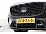 Volvo XC60 2.0 T6 Plug-in hybrid AWD Ultra Black Edition | Pano | Trekhaak | 360 cam | Head up | B&W audio | ACC | Blis | Stoel & Stuur verw. |