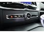 Volvo XC60 2.0 T6 Plug-in hybrid AWD Ultra Black Edition | Pano | Trekhaak | 360 cam | Head up | B&W audio | ACC | Blis | Stoel & Stuur verw. |