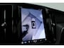 Volvo XC60 2.0 T6 Plug-in hybrid AWD Ultra Black Edition | Pano | Trekhaak | 360 cam | Head up | B&W audio | ACC | Blis | Stoel & Stuur verw. |