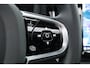 Volvo XC60 2.0 T6 Plug-in hybrid AWD Ultra Black Edition | Pano | Trekhaak | 360 cam | Head up | B&W audio | ACC | Blis | Stoel & Stuur verw. |