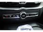 Volvo XC60 2.0 T8 Plug-in hybrid AWD Plus Dark | Long Range | Sportstoelen | Blis | Trekhaak | ACC | H&K Audio | ACC | Pano | stoelverwarming|