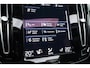 Volvo XC40 1.5 T4 Plug-in hybrid Ultimate Dark | Prijs rijklaar |Pano-dak | Trekhaak | Leder | 360 camera | Voorruitverw. | Adap. Cruise | Blis | H&K audio |