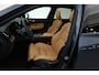 Volvo XC60 2.0 T6 Plug-in hybrid AWD Ultra Dark | Luchtvering | Bowers & Wilkins | Massage | Stoelventilatie | 360 camera | HUD |