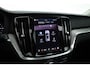 Volvo V60 2.0 T8 Plug-in hybrid AWD Plus Bright | 455 PK | Pano-dak | Forest Lake | 360 camera | Head-up |
